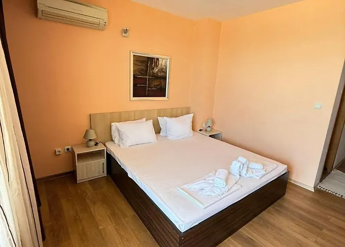 Sunny 3* ساني بيتش