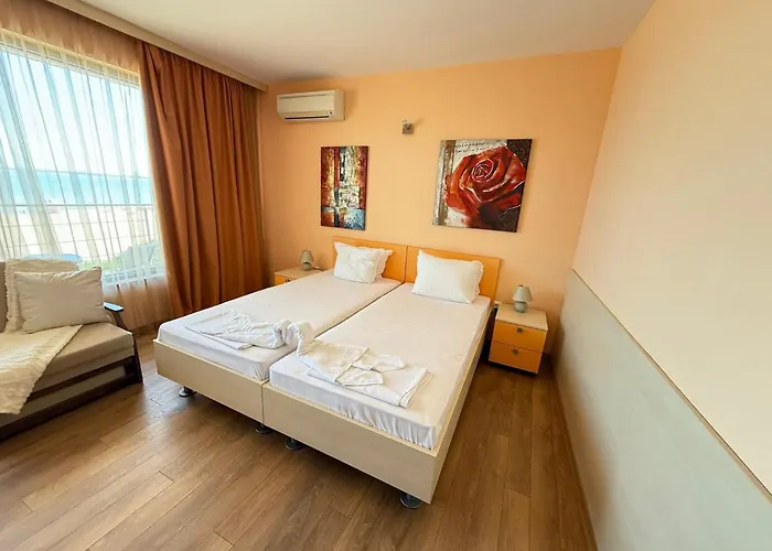 Sunny ساني بيتش